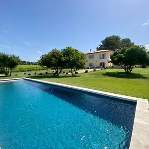 https://bnb-la-soleillade-aixoise.fr-provencehotel.com